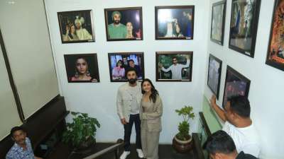 Ranbir Kapoor and Alia Bhatt attended the Press Club event in Mumbai. The couple looked extremely cute as they posed for the camera.