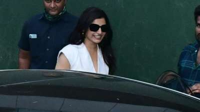 Samantha was snapped in Mumbai after completing a shoot in the city. There have been rumours swirling that because of health issues, she will not be part of the Prime Video series Citadel opposite Varun Dhawan