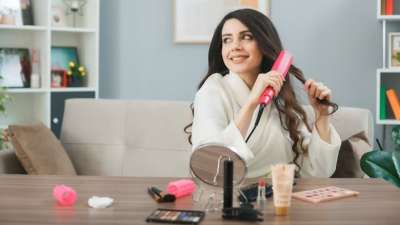 How use hair outlet straightener at home