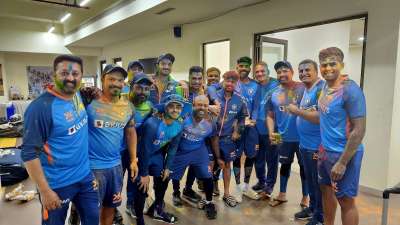 Ahead of the 4th Test in Ahmedabad, Team India was captured celebrating Holi.