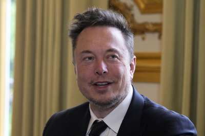 Musk Becomes World's Richest Person Again, Surpasses Bernard Arnault