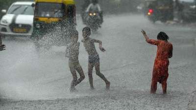 Delhi Weather Heavy rains disrupt normal life authorities order