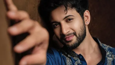 While Bollywood has been a keen promotor of 'alpha males', there have been some actors who broke these norms with their chocolate boy image and pleasing smile. Declared as 'National Crush of India', Rohit Suresh Saraf is also one of these actors who have won over the internet with their green flag roles. 