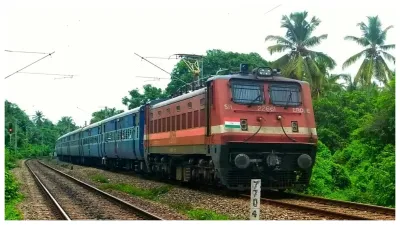 Navyug Express is India&rsquo;s only express train that covers 15 states at a time. It halts at 61 stations and covers 3,686 km in 73 hours with an average speed of 53 km. 