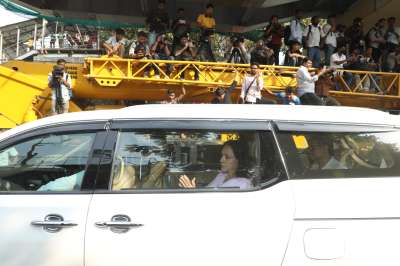 Hema Malini clicked outside the Pawan Hans crematorium in the Vile Parle area of Mumbai. 