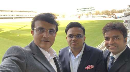 Sourav Ganguly with Jay Shah (centre)