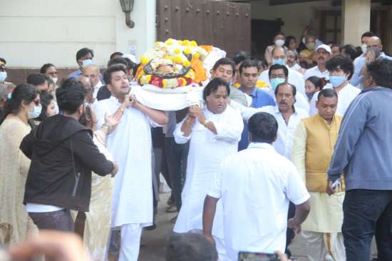 India Tv - Bappi Lahiri's final journey