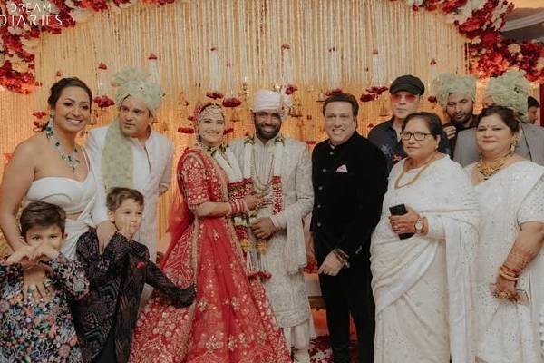 आरती सिंह ने शेयर कीं गोविंदा की अनसीन फोटोज, दिखाई मामा के खास पलों की