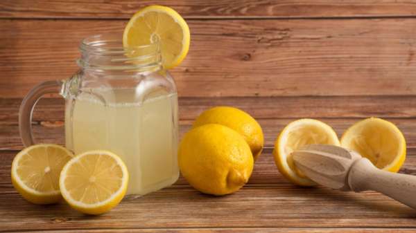 गुनगुने पानी में मिलाएं शहद और नींबू, रोज बनाएं पीने का नियम, फैट बर्न करने में कारगर नेचुरल ड्रिंक
