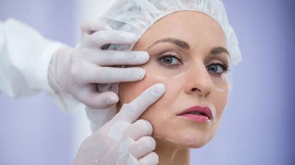 झुर्रियों को कम करने के लिए चेहरे पर क्या लगाएं, घर पर आसानी से बनाएं एंटी एजिंग फेस पैक झुर्रियों को कम करने के लिए चेहरे पर क्या लगाएं, घर पर आसानी से बनाएं एंटी एजिंग फेस पैक