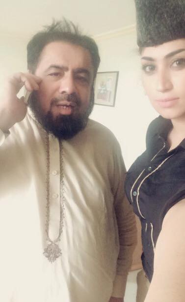 Pak Cleric Suspended After His Selfies With Controversial Model Qandeel Baloch Goes Viral Life