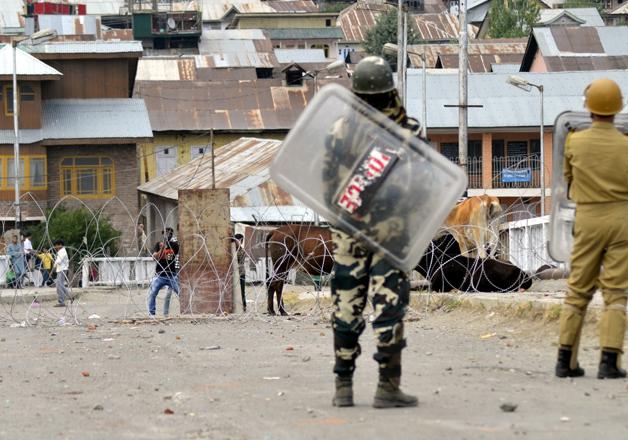 US calls for reducing rhetoric and violence in Kashmir