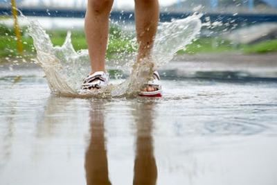 7 tips to protect your feet from infection this monsoon