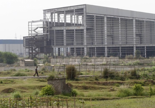SC quashes Singur land acquisition for Tata Nano factory: