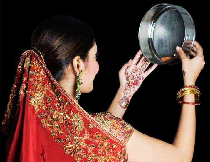 Karwachauth timings: Know when can you see the moon in your city | India  News – India TV