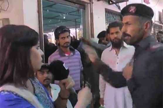 Pakistani security guard slaps lady reporter on live TV,