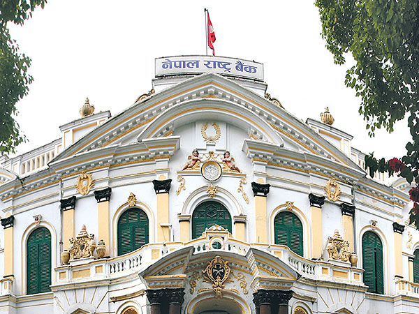 Banks in Nepal halts transactions with banned Rs 500 and Rs