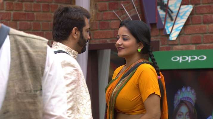 Monalisa S Boyfriend To Come On Show To Talk About Her Romantic Equation With Manu Bollywood News India Tv