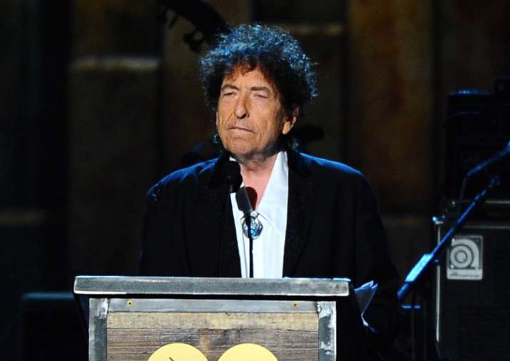 ‘truly Beyond Words Says Bob Dylan In Nobel Prize Speech Alludes To Shakespeare Hollywood 0260