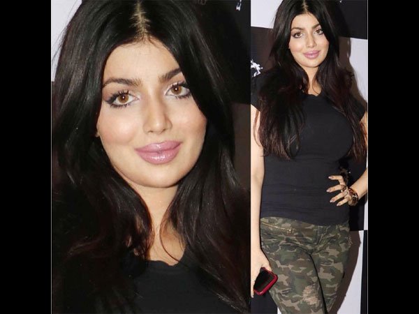 Ayesha Takias New Look Goes Viral Twitteratis Call Her Michael Jackson And Much More 6297