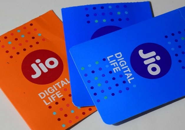 Jio plays Cupid, wishes rivals Airtel, Voda and Idea a