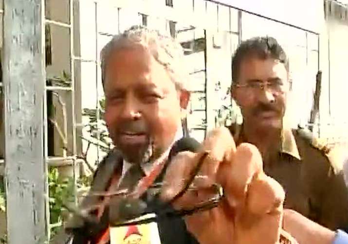 Air India staffer humiliated by Shiv Sena MP Ravindra