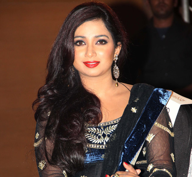 shreya ghoshal hot in saree