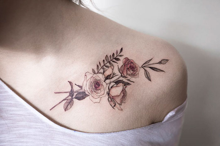 Lizart Tattoo  Silver Sin  Cute flowers for my babe denageelen  symmetrical collarbone flowers lizart silversin lizarttattoomaaseik  maaseik  Facebook