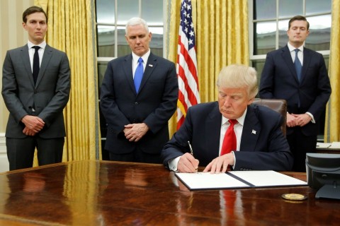 Trump to sign executive order to further tighten H-1B visa
