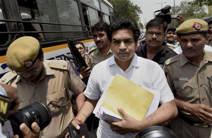 Kapil Mishra approaches CBI with 'proof' of money