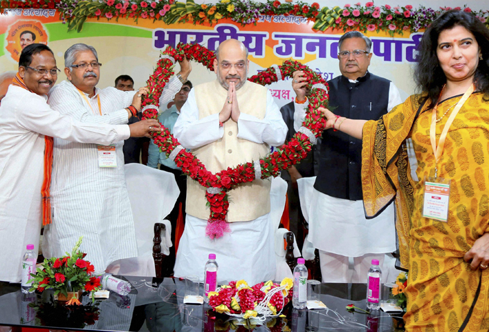 Amit Shah faces flak for his 'chatur baniya' remark on