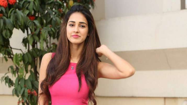 Here S How Disha Patani Is Prepping Up For Monsoons Lifestyle News India Tv Model and actress disha patani slowly made her way into our consciousness with her appearance in the cadbury dairy milk silk commercial (remember the one where she keeps disha patani: here s how disha patani is prepping up