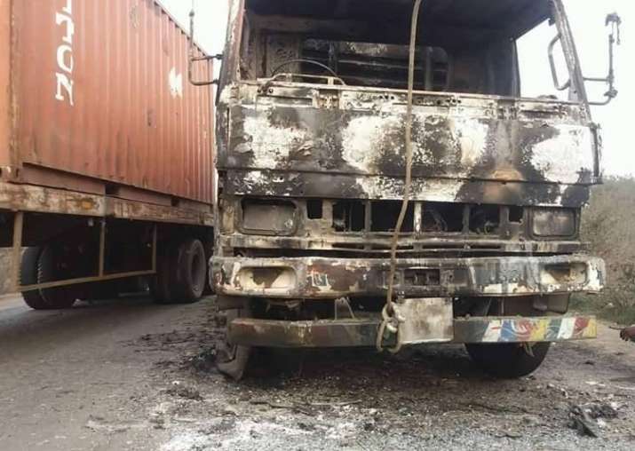 Maoists torch 9 vehicles, assault labourers in