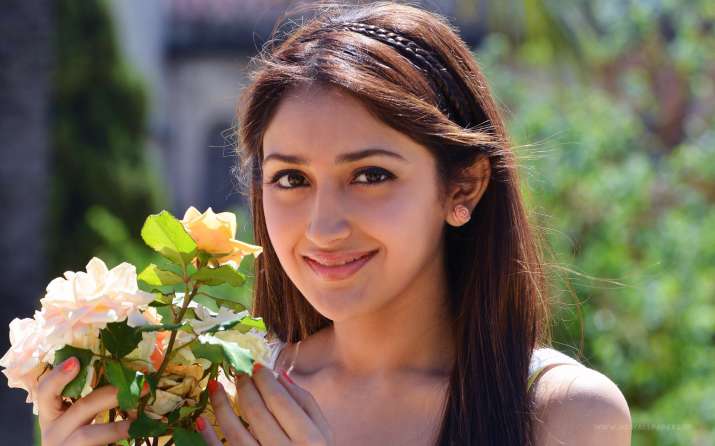 Dilip Kumars Grand Niece Sayyeshaa Is A Dance Freak Heres The Proof