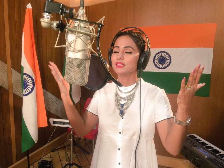 Watch This Video Of Hina Khan Singing Vande Mataram Is Going Viral 
