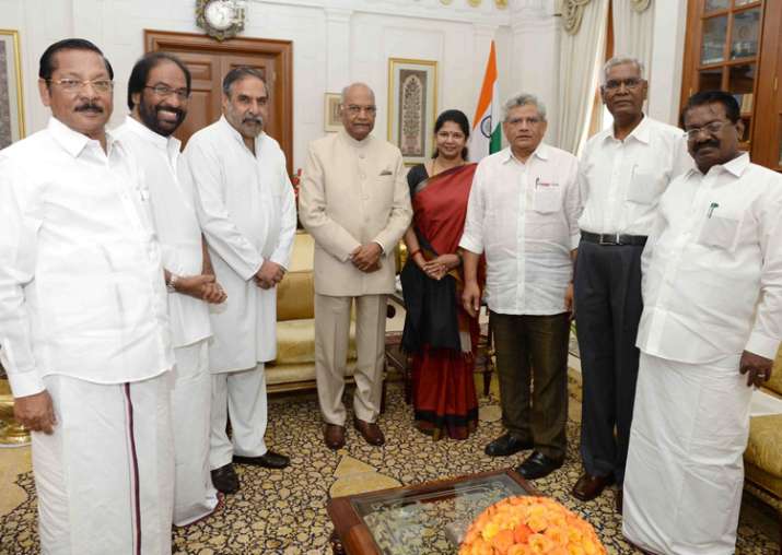 Opposition parties meet President, demand Tamil Nadu floor