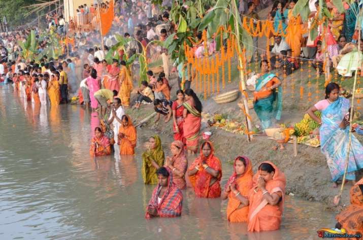 Chhath Puja 2017: Morning Arghya To Surya God, Puja Time For Sunrise ...