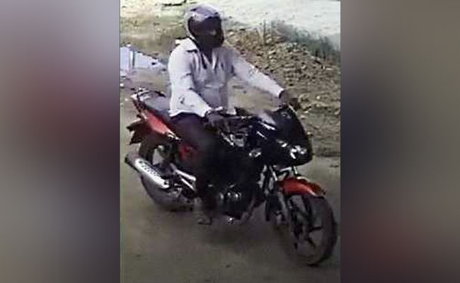 SIT releases enlarged picture of bike-borne suspect