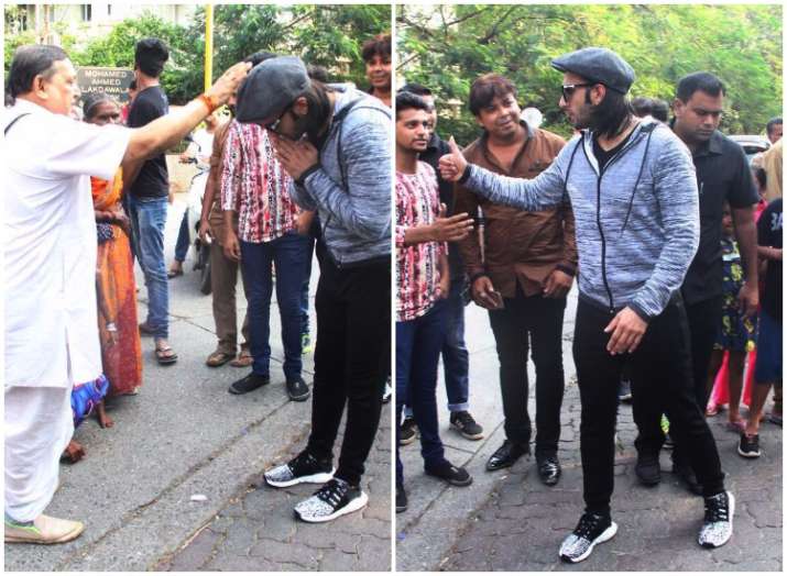 Ranveer Singh seeks blessing for Padmavati