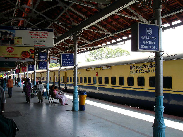 40% seats on Mumbai-Ahmedabad trains go vacant, cause heavy