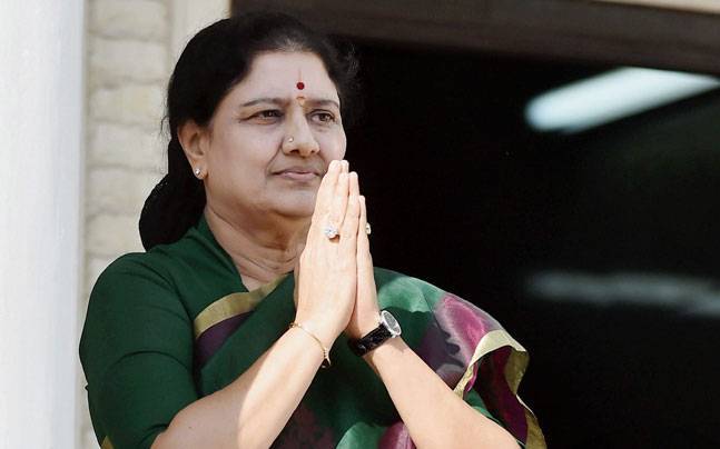 I-T crackdown on Sasikala: Unexplained cash, gold, property