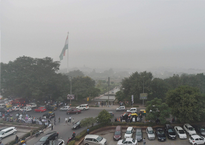 View of the Central Park at Rajiv Chowk, enveloped by heavy