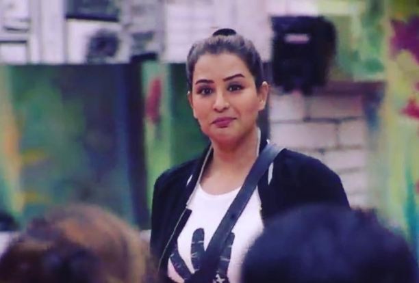 Bigg Boss 11: Shilpa Shinde fans come out in support, 'Shilpa winning  hearts' becomes Twitter top trend | Tv News – India TV