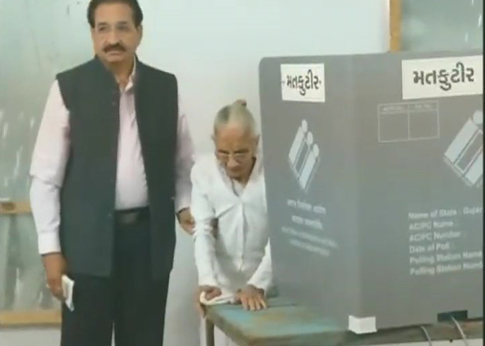 After casting her vote, the prime minister's mother, who is