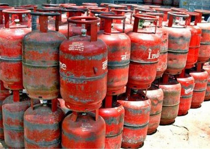 Government withdraws decision to raise LPG prices by Rs 4