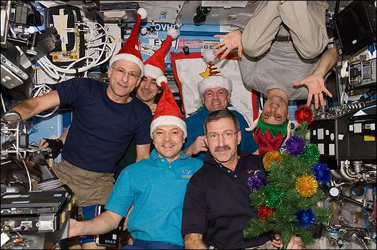 The six Expedition 30 crew members assemble in the U.S. Lab