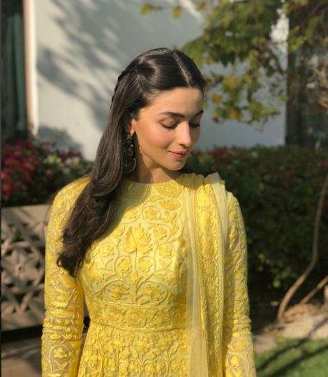 alia bhatt in yellow anarkali