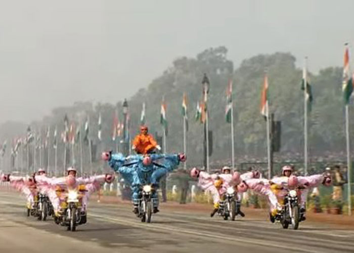 India displays military might, cultural heritage before