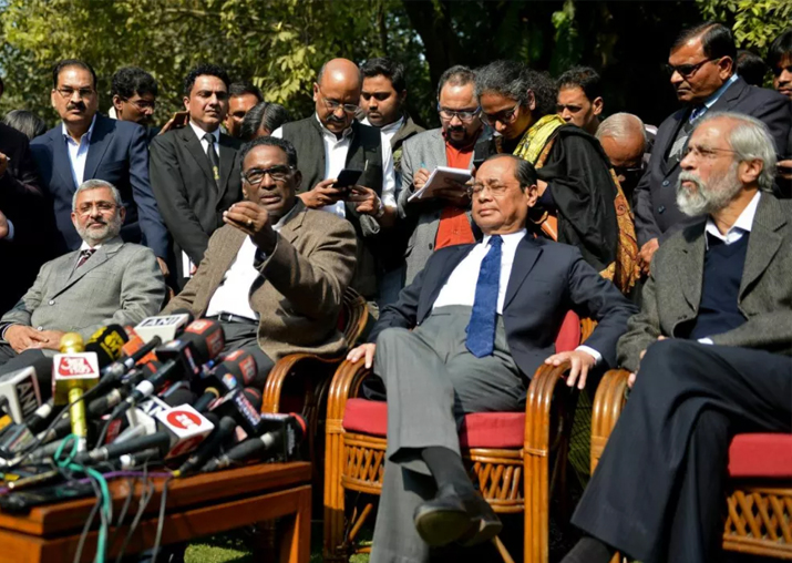 Government not going to intervene in SC judges' issue: MoS