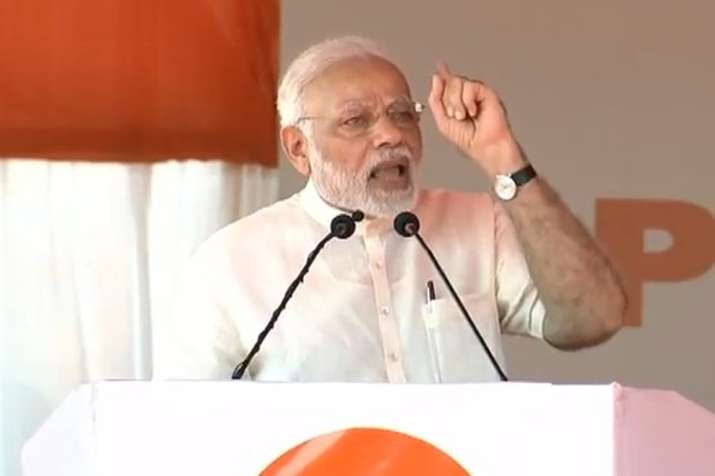 PM Modi takes dig at Congress' 'one family' dynastic rule;